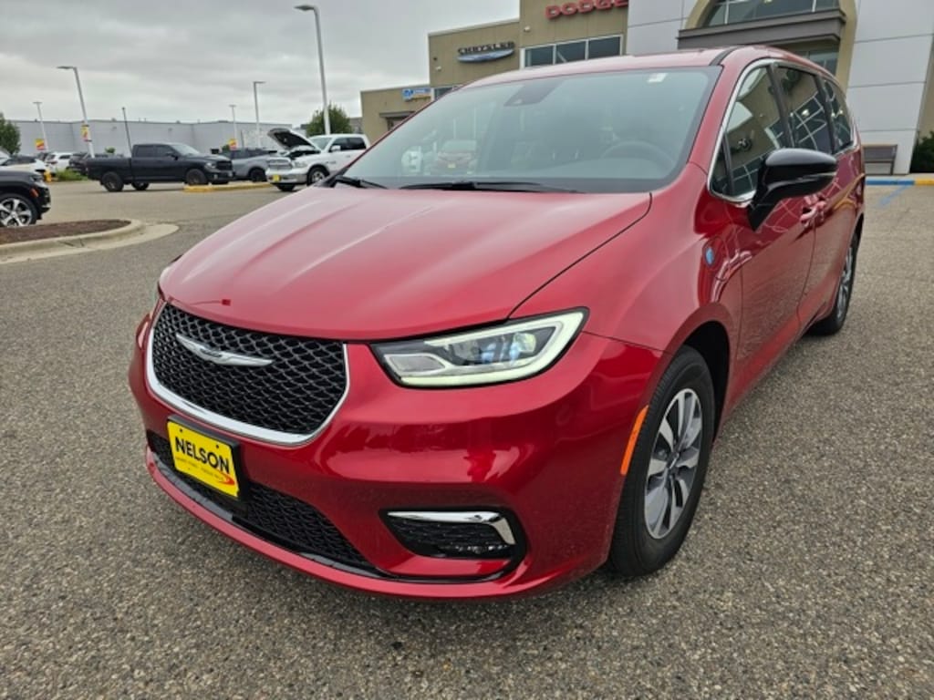 New 2025 Chrysler Pacifica Hybrid PACIFICA PLUG-IN HYBRID SELECT Passenger Van