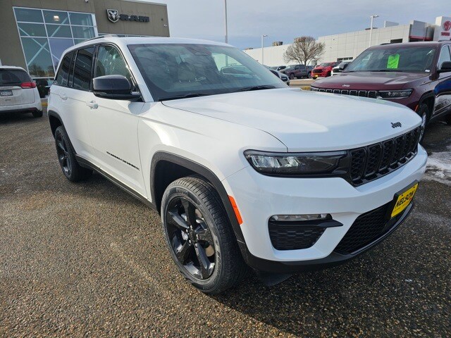 2025 Jeep Grand Cherokee Limited photo 3