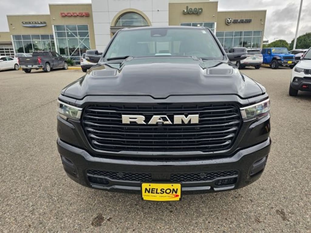 New 2026 Ram 1500 LARAMIE CREW CAB 4X4 5'7 BOX Pickup