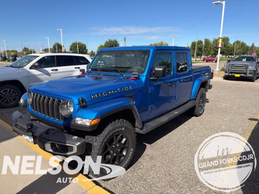 Used 2025 Jeep Gladiator Sport Truck Crew Cab
