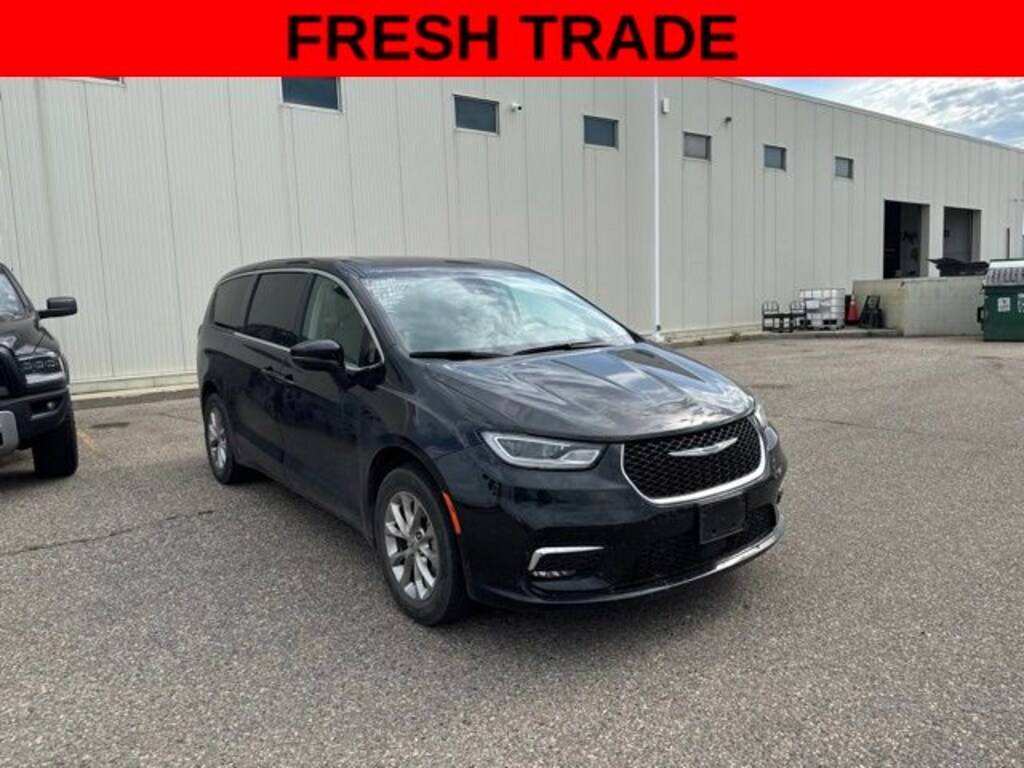 Used 2023 Chrysler Pacifica Touring L Van Passenger Van