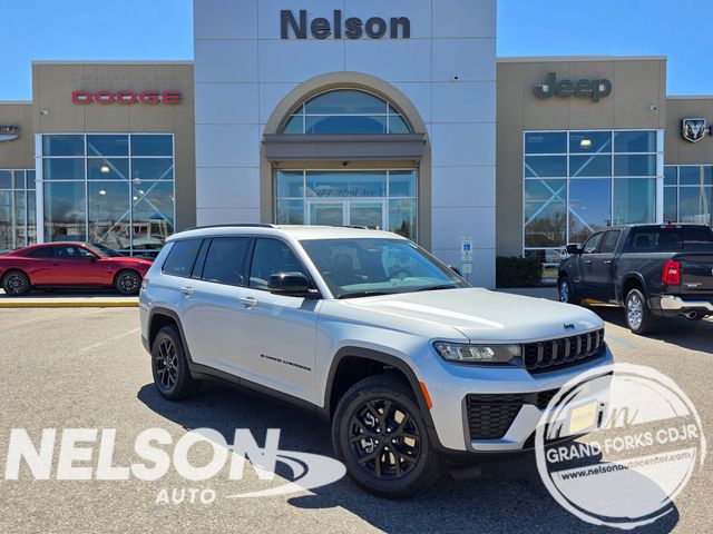 2026 Jeep Grand Cherokee L Laredo Altitude 4x4's photo