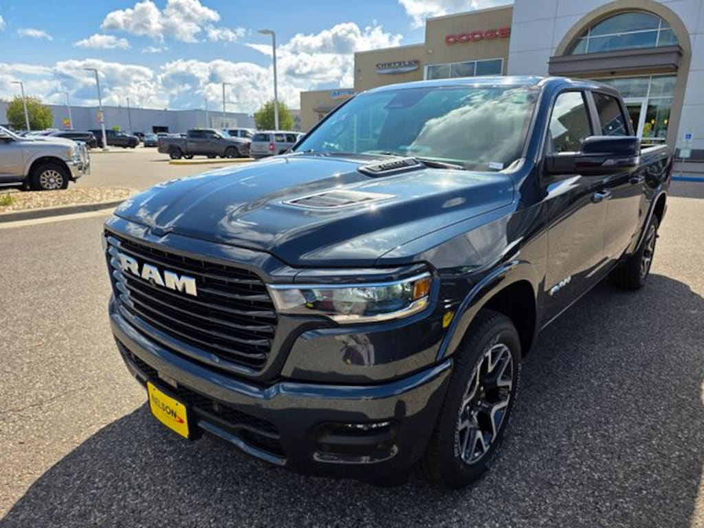 New 2026 Ram 1500 LARAMIE CREW CAB 4X4 5'7 BOX Pickup