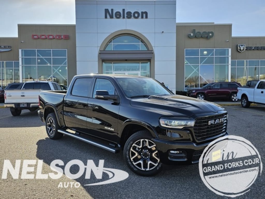 New 2025 Ram 1500 LARAMIE CREW CAB 4X4 5'7 BOX Pickup