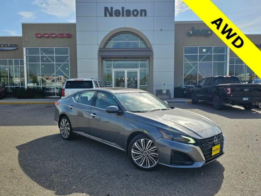 Used 2024 Nissan Altima Platinum Sedan