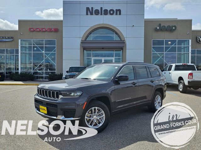 2025 Jeep Grand Cherokee L Laredo's photo