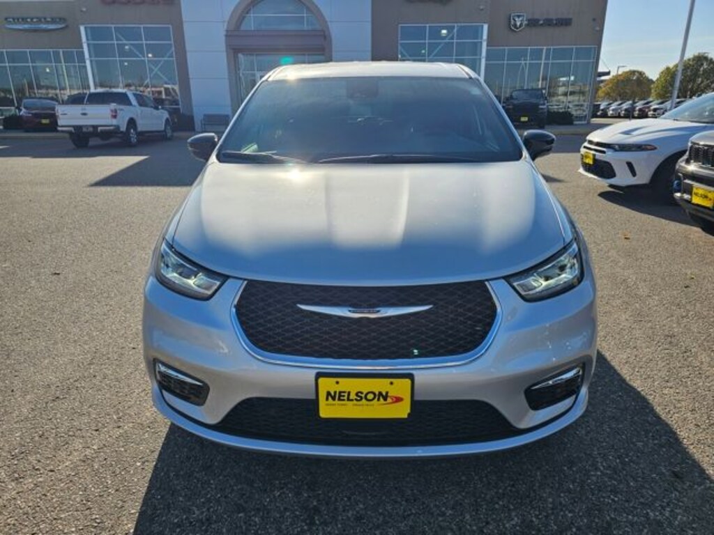 New 2026 Chrysler Pacifica SELECT AWD Passenger Van