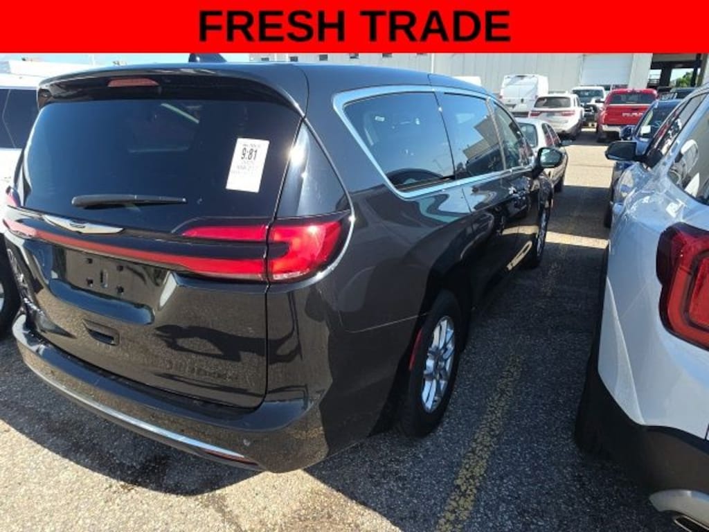 Used 2023 Chrysler Pacifica Touring L Van Passenger Van