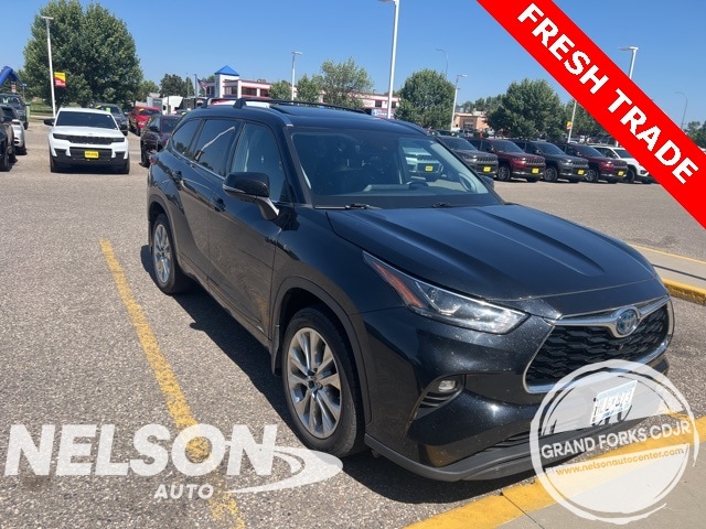 2022 Toyota Highlander Hybrid Limited