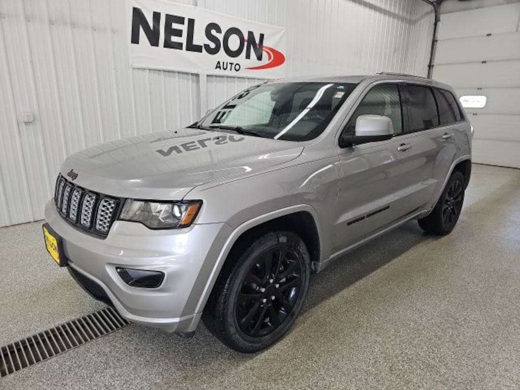 Used 2019 Jeep Grand Cherokee Laredo SUV