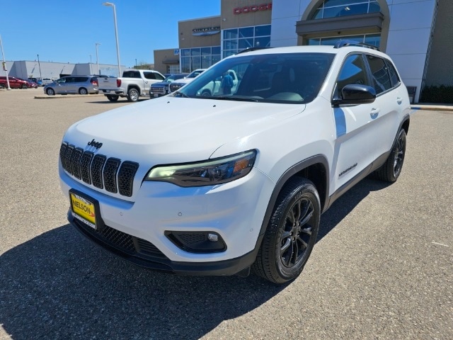 Used 2023 Jeep Cherokee Altitude Lux with VIN 1C4PJMMB4PD113077 for sale in Grand Forks, ND