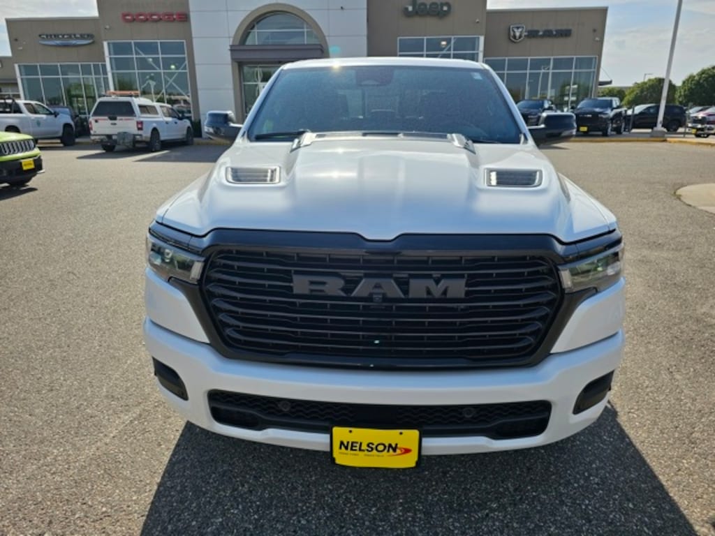 New 2026 Ram 1500 LARAMIE CREW CAB 4X4 5'7 BOX Pickup