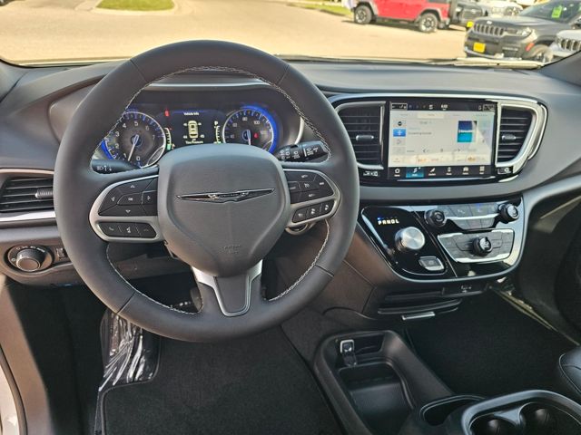 2026 Chrysler Voyager LX - Photo 15
