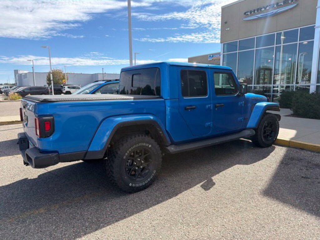 Used 2025 Jeep Gladiator Sport Truck Crew Cab