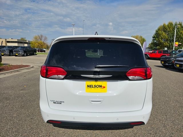 2026 Chrysler Voyager LX - Photo 8