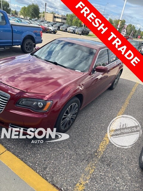 2014 Chrysler 300 S photo 3