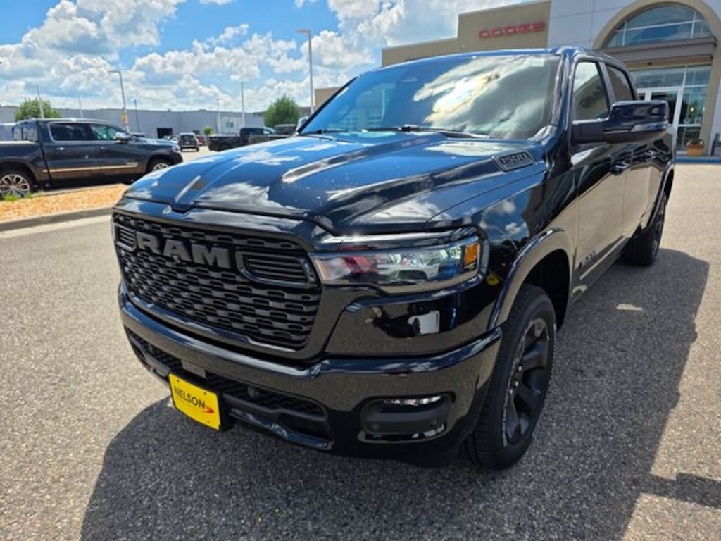 New 2026 Ram 1500 BIG HORN CREW CAB 4X4 6'4 BOX Pickup
