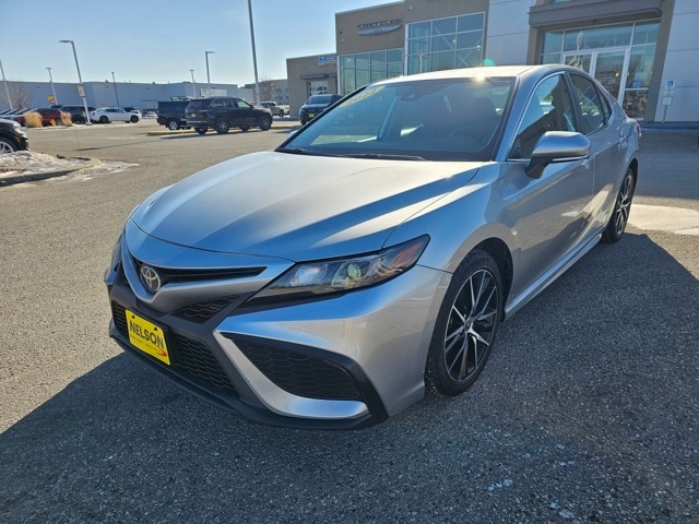Used 2022 Toyota Camry SE Nightshade with VIN 4T1G11AKXNU674590 for sale in Grand Forks, ND