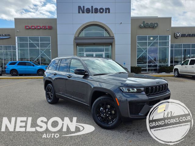 2026 Jeep Grand Cherokee Laredo Altitude 4x4's photo