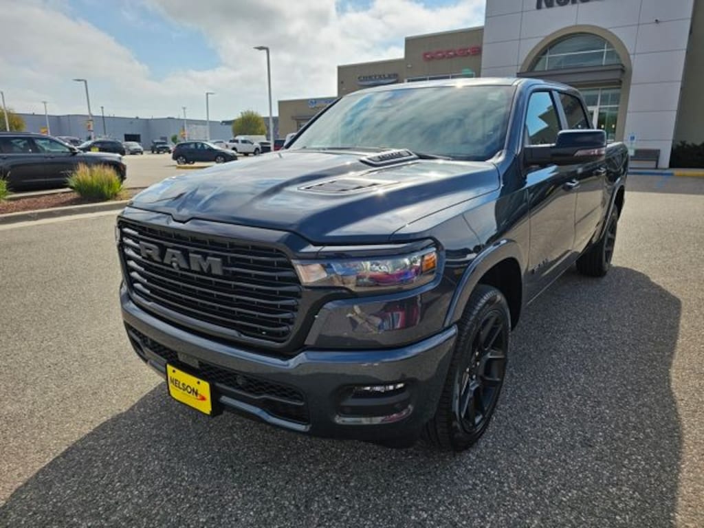 New 2026 Ram 1500 LARAMIE CREW CAB 4X4 5'7 BOX Pickup