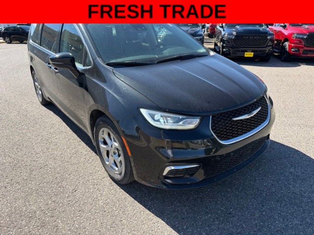 Used 2024 Chrysler Pacifica Limited Van Passenger Van