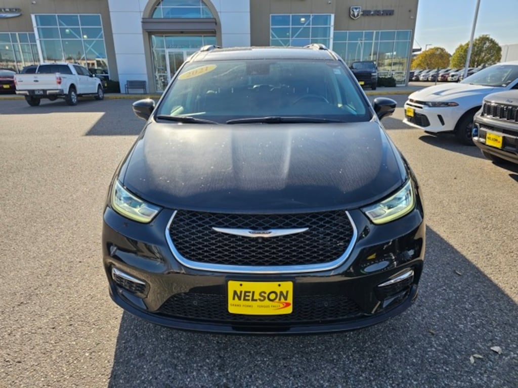 Used 2021 Chrysler Pacifica Touring L Van Passenger Van