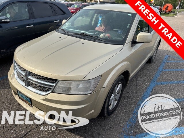 2011 Dodge Journey Mainstreet photo 2