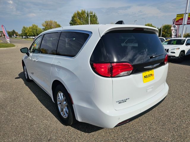 2026 Chrysler Voyager LX - Photo 9