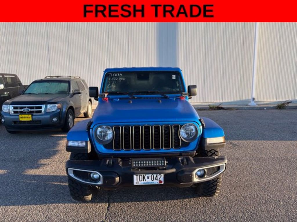 Used 2025 Jeep Gladiator Sport Truck Crew Cab