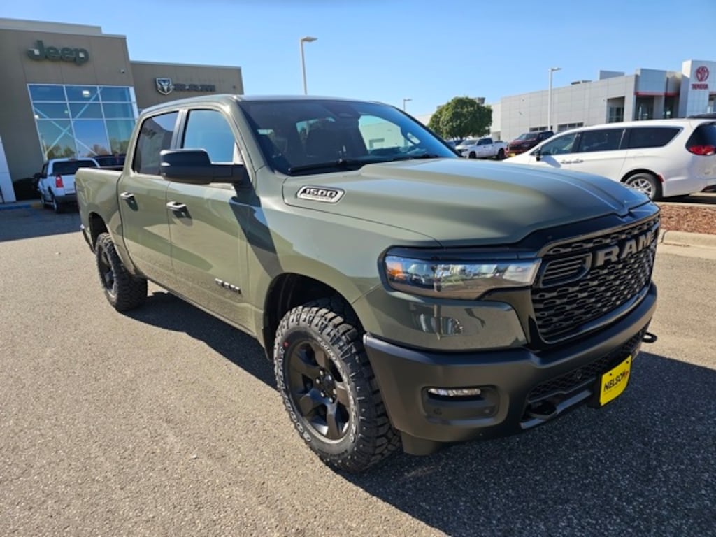 New 2026 Ram 1500 WARLOCK CREW CAB 4X4 5'7 BOX Pickup