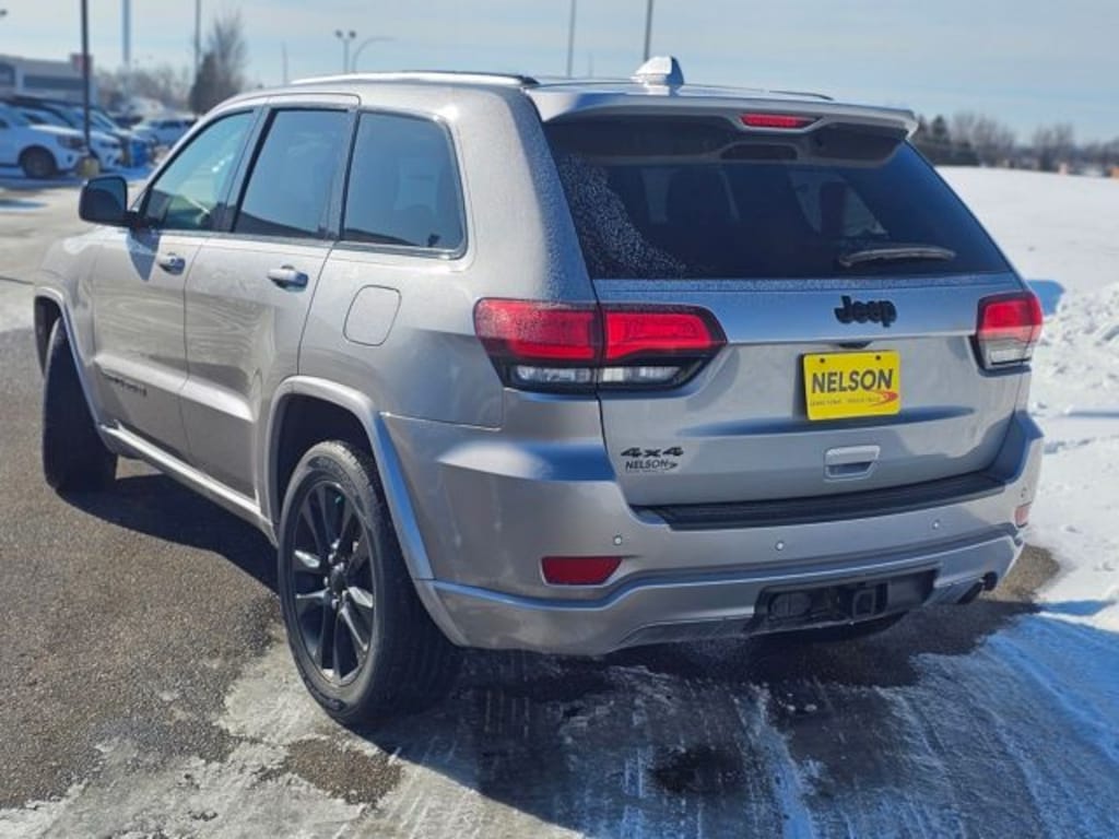 Used 2019 Jeep Grand Cherokee Laredo SUV