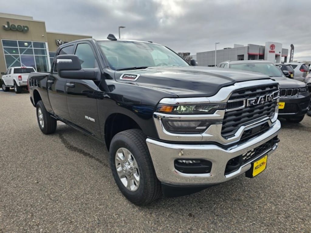 New 2026 Ram 2500 BIG HORN CREW CAB 4X4 6'4 BOX Pickup