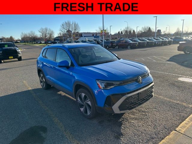2025 Volkswagen Taos 1.5T SE 4Motion's photo