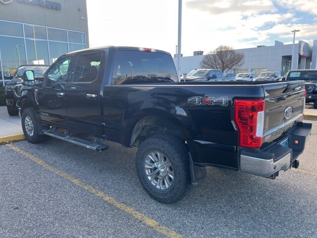 2018 Ford F-350 XLT photo 2