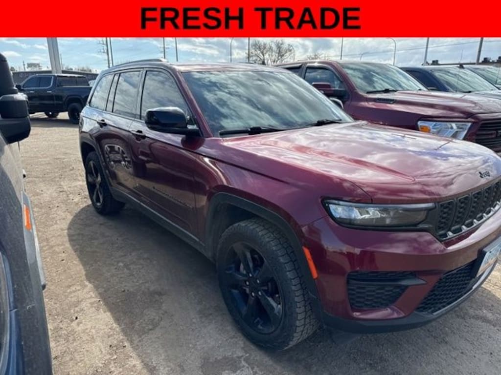 Used 2023 Jeep Grand Cherokee Laredo SUV