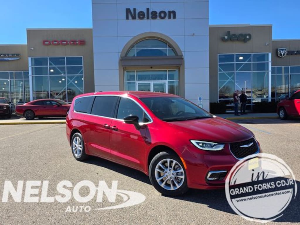 New 2026 Chrysler Pacifica SELECT AWD Passenger Van