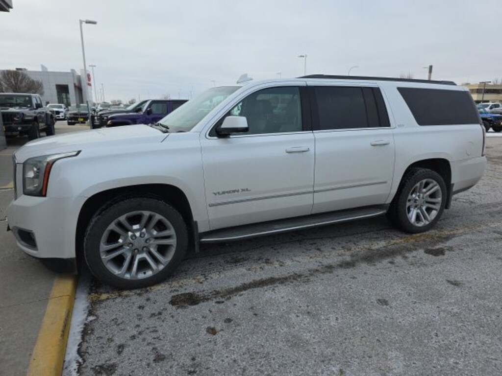 Used 2017 GMC Yukon XL SLT SUV