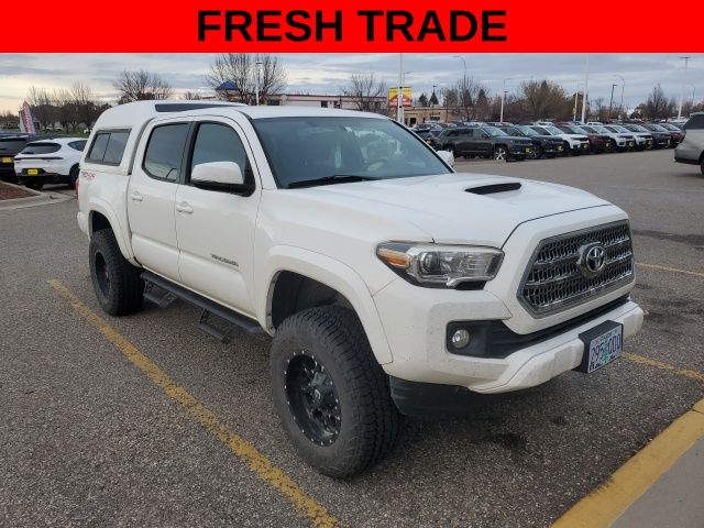 2017 Toyota Tacoma TRD Sport's photo