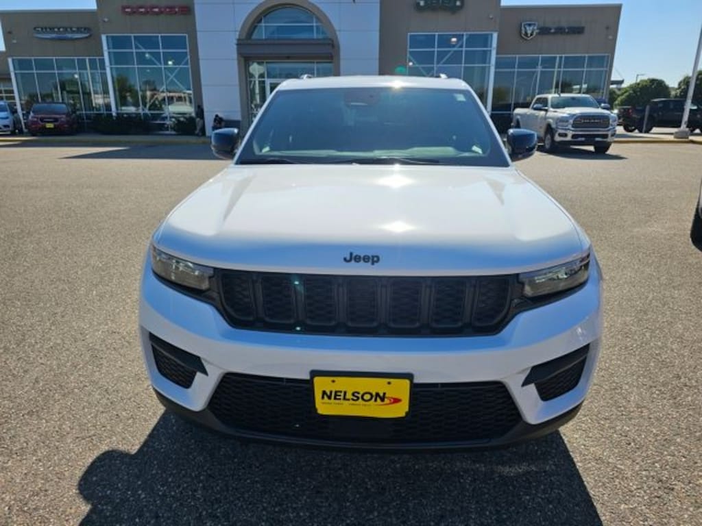 New 2025 Jeep Grand Cherokee ALTITUDE 4X4 Sport Utility