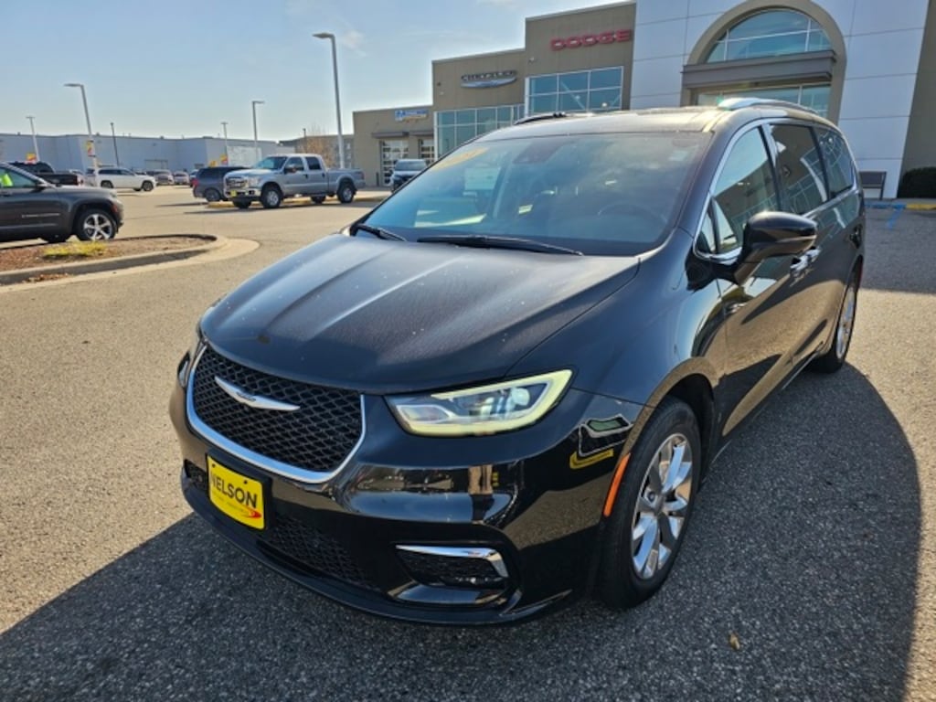 Used 2021 Chrysler Pacifica Touring L Van Passenger Van