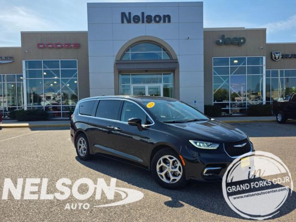 Used 2024 Chrysler Pacifica Limited Van Passenger Van