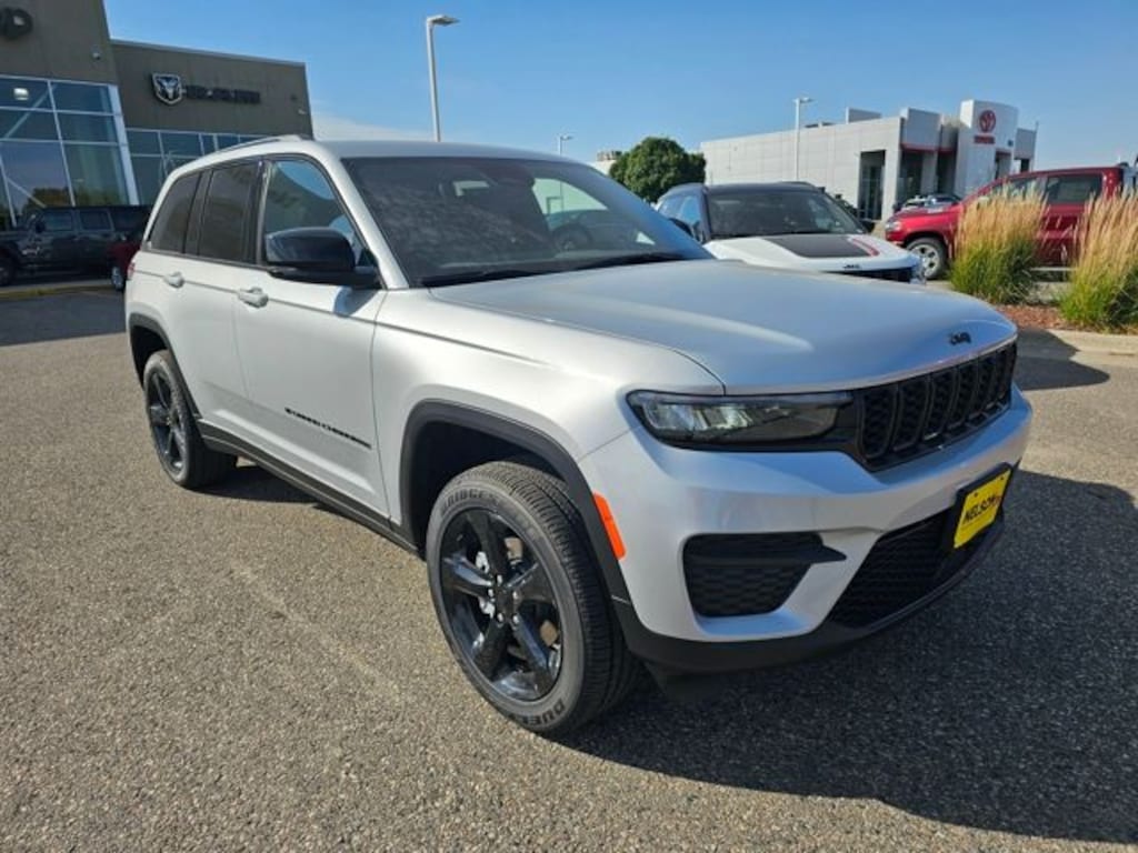 New 2025 Jeep Grand Cherokee ALTITUDE 4X4 Sport Utility