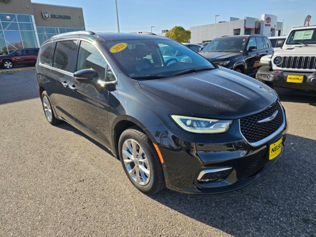 Used 2021 Chrysler Pacifica Touring L Van Passenger Van