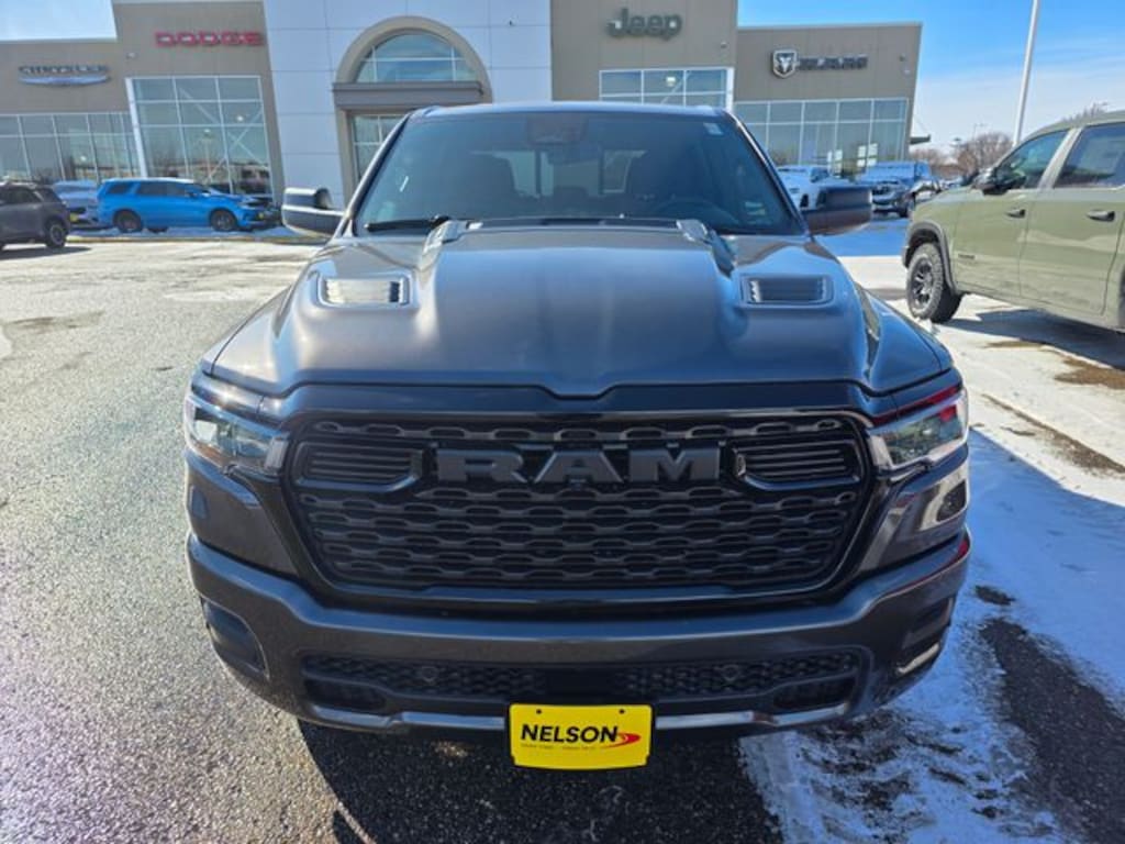 New 2026 Ram 1500 EXPRESS CREW CAB 4X4 5'7 BOX Pickup