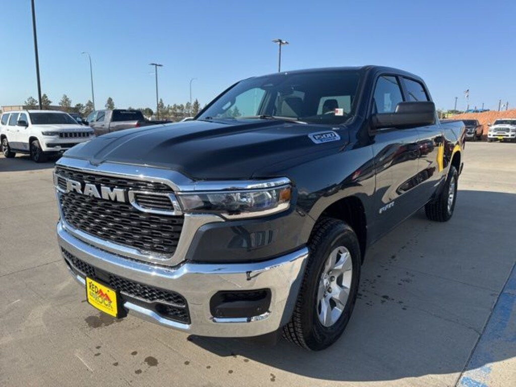 New 2025 Ram 1500 TRADESMAN CREW CAB 4X4 5'7 BOX Pickup