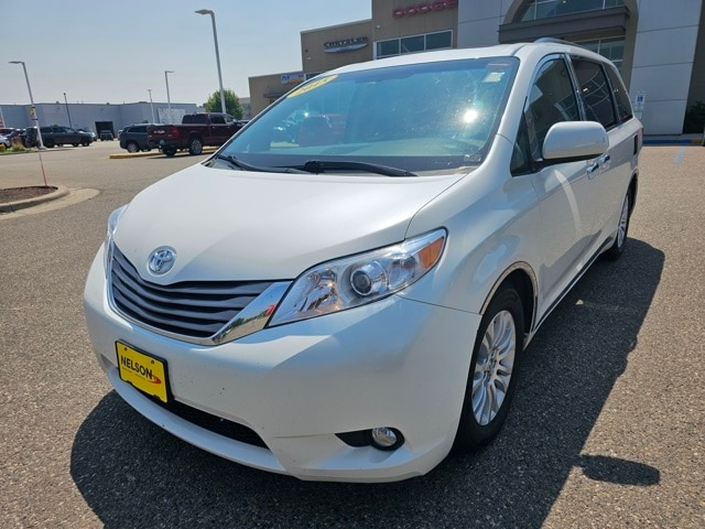 Used 2015 Toyota Sienna XLE with VIN 5TDYK3DCXFS624509 for sale in Grand Forks, ND