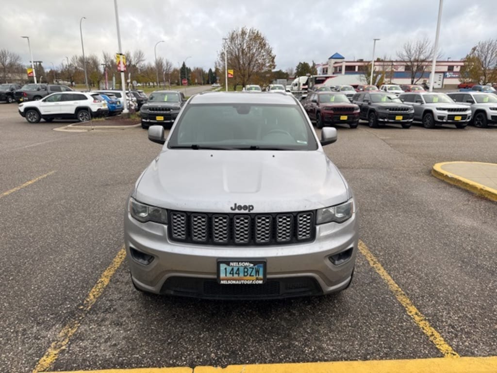 Used 2021 Jeep Grand Cherokee Laredo SUV