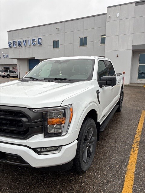 2023 Ford F-150 XLT photo 3