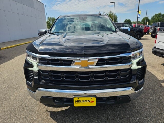 2023 Chevrolet Silverado 1500 LT photo 3