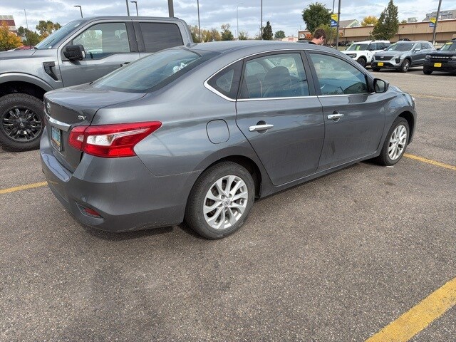 2019 Nissan Sentra SV photo 4